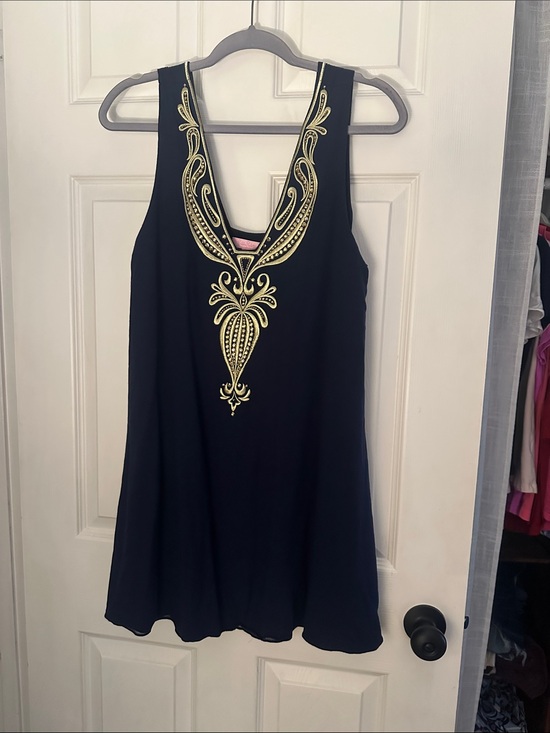 Lilly Pulitzer Tops - Lilly Pulitzer Navy and gold jeweled tunic top. Medium, EUC. Has pockets
